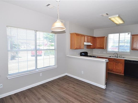 4th image of 2812 Southampton Way APT A
