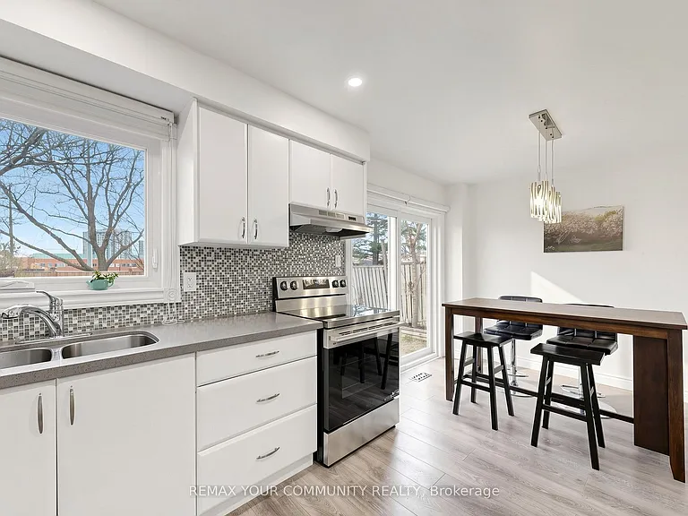 63 Patrice Cres #UPPER — Photo 11
