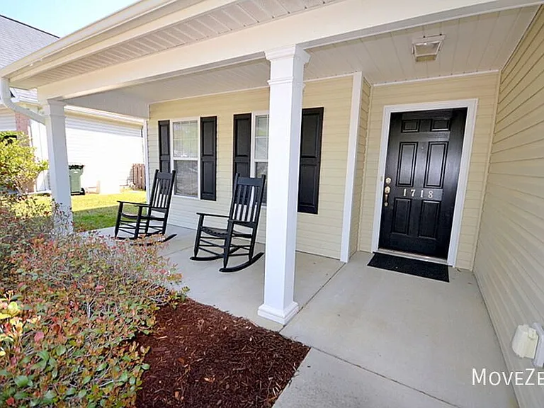 1718 Heatherstone Ln — Photo 13
