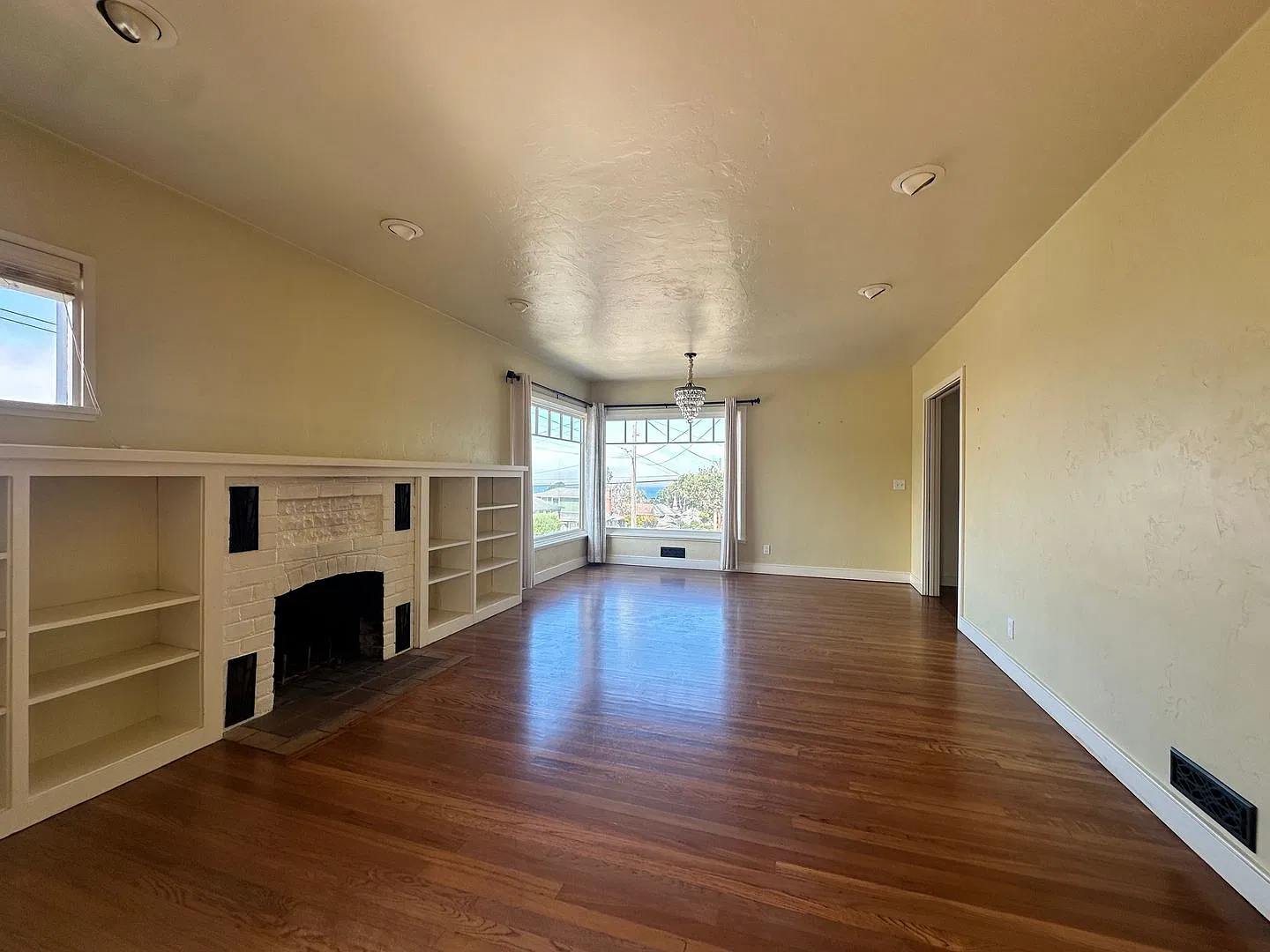 305 Carmel Avenue — Photo 4