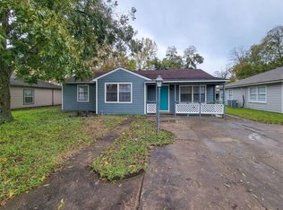 1236 San Felipe St, Angleton, TX 77515