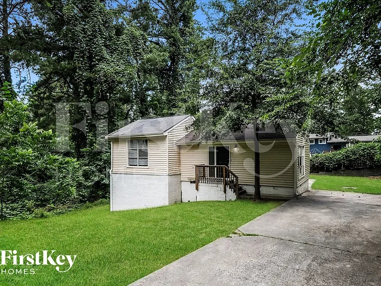 5070 Fairmont Rd SE — Photo 1