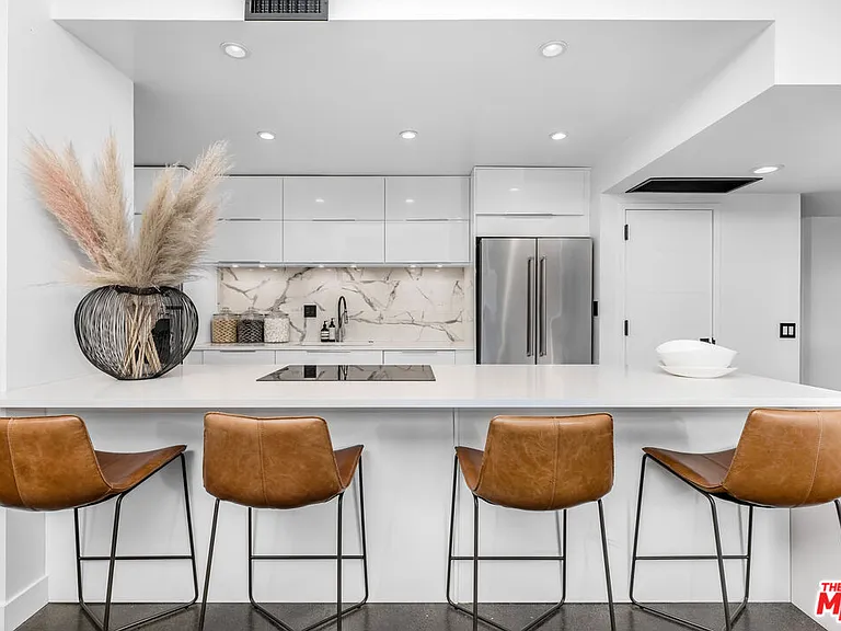 7250 Franklin Ave #116 — Photo 5