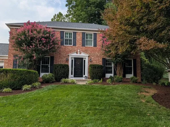 45 Balmoral Dr, Chadds Ford, PA 19317