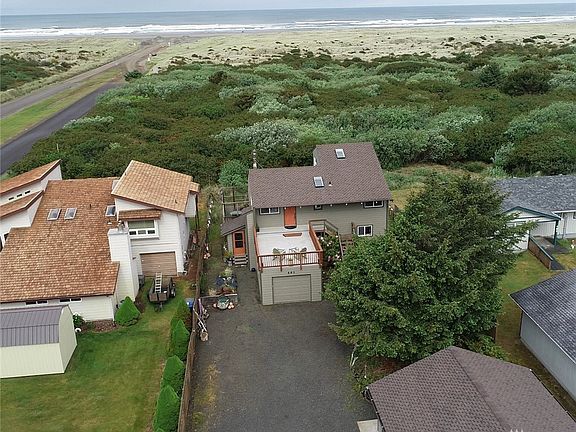 4th image of 493 Sand Dune Ave SW