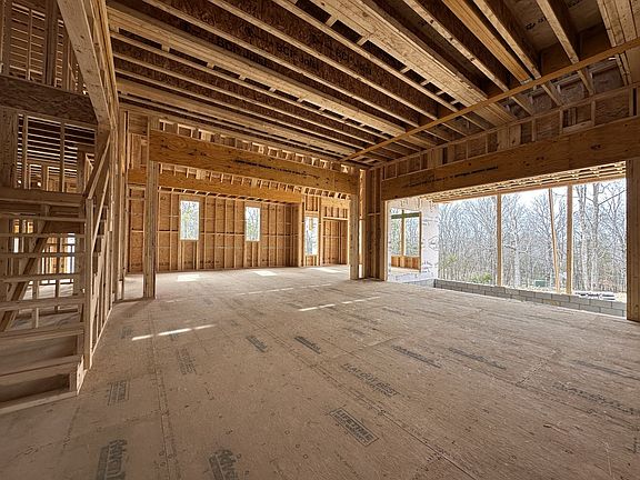 2nd image of 915 Cooks Rd