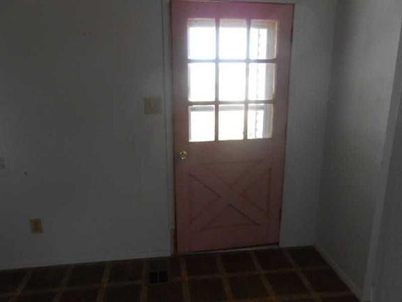 3rd image of 1629 Private Road 672