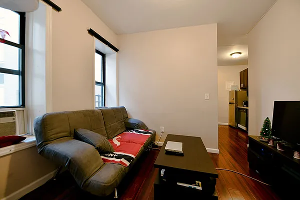 Rented by J Misrahi Realty Corp | media 28