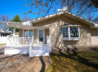 1121 12th Ave SE, East Grand Forks, MN 56721