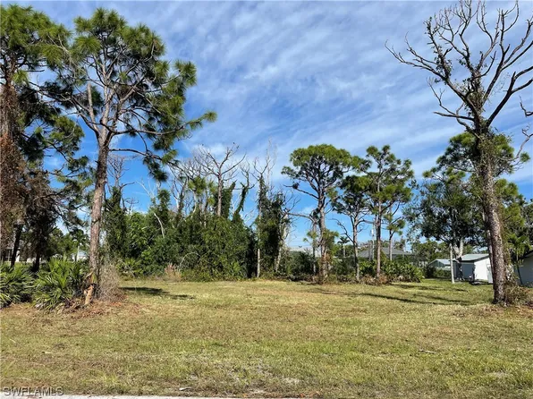 3744 Gasparilla St, Saint James City, FL 33956