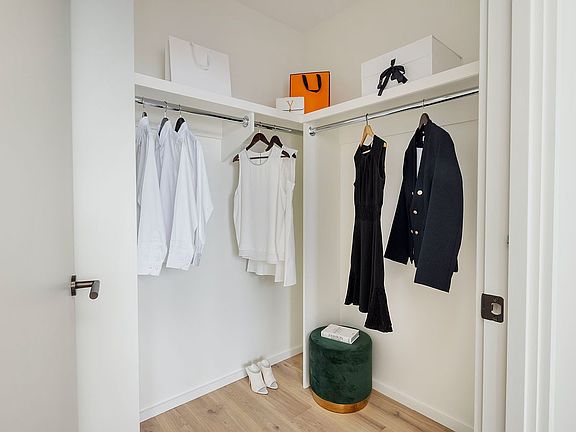 5th image of 249 E 62nd St #12B