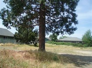 1296 Willow Ln, Grants Pass, OR 97527