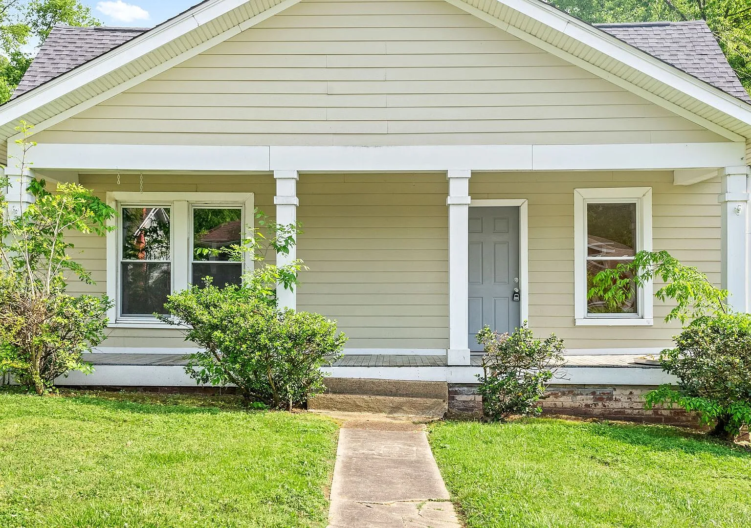 Home For Rent Near Historic Downtown Clarksville! — Photo 4
