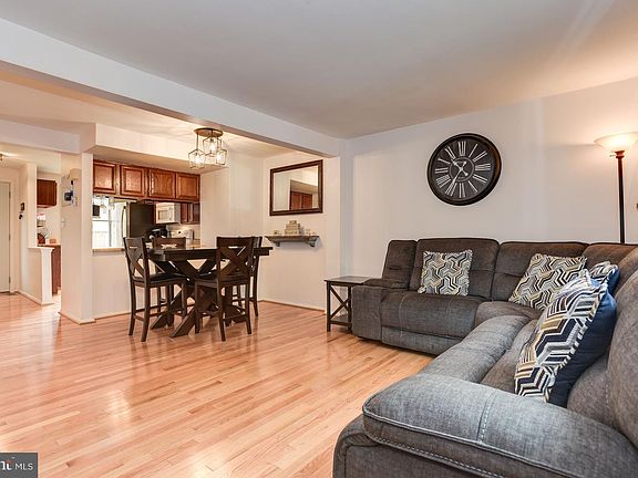 4th image of 3640 Seaford Ct