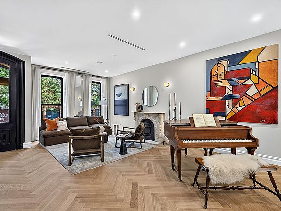4th image of 428 Vanderbilt Ave