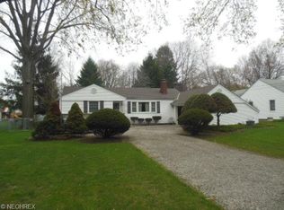 39087 Johnnycake Ridge Rd, Willoughby, OH 44094