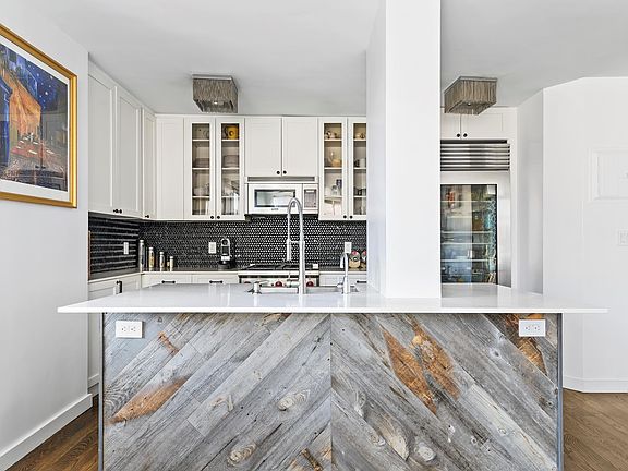 3rd image of 393 W 49th St #3HG