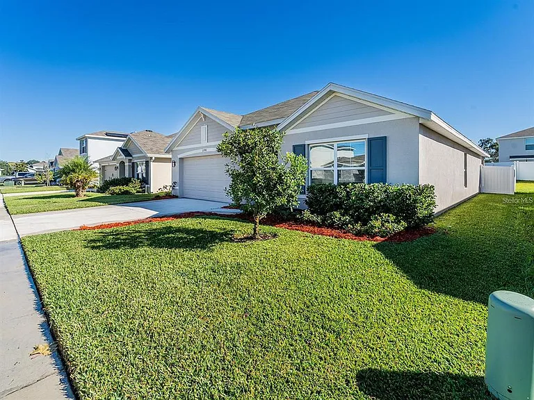 13748 Wineberry Dr — Photo 45