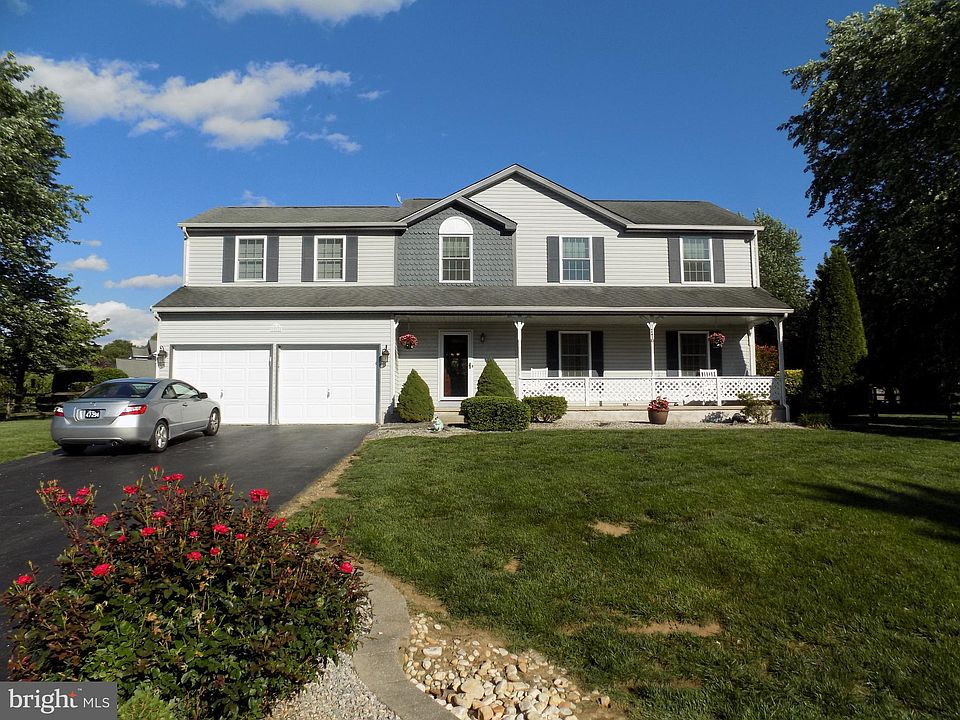 1st image of 901 Waterlilly Ln