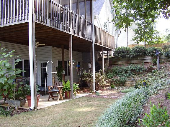 2nd image of 3957 Landmark Dr