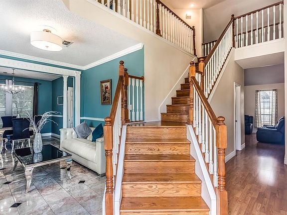 3rd image of 7701 Guadalupe Ct