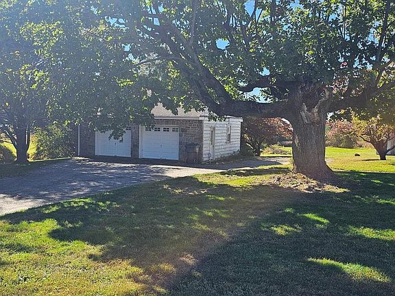 3rd image of 401 Limestone Rd