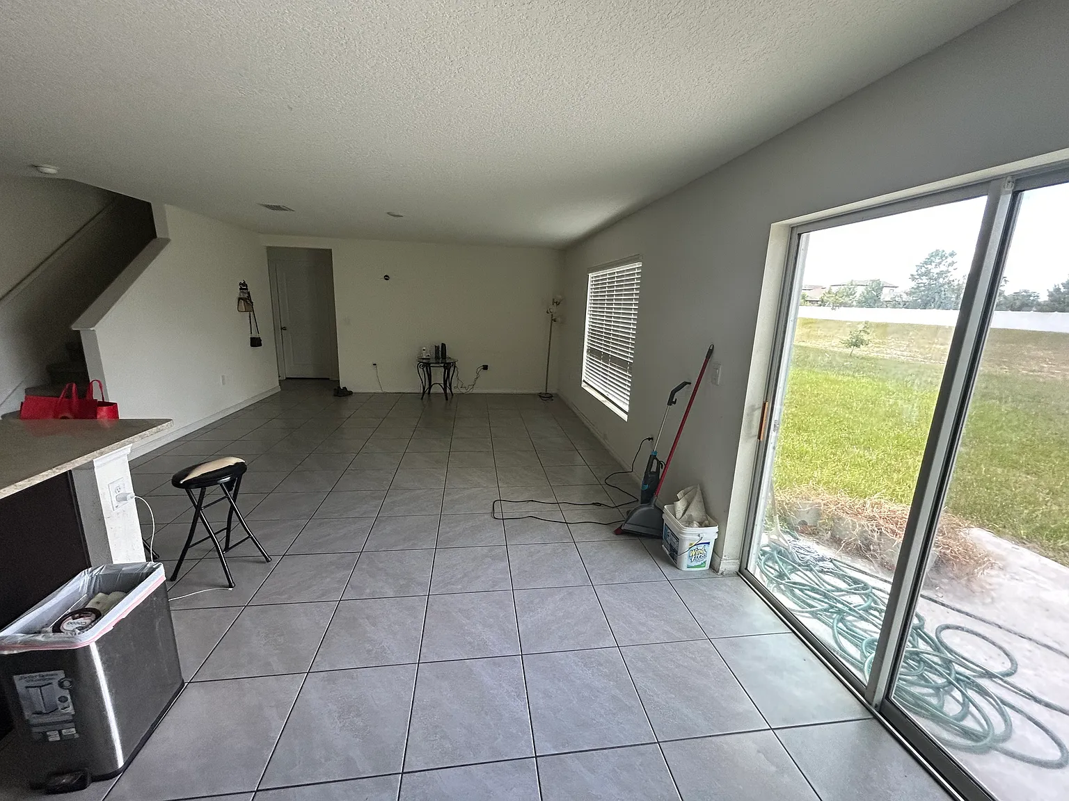 5 bed, 2000 sqft, $2,300 — Photo 3