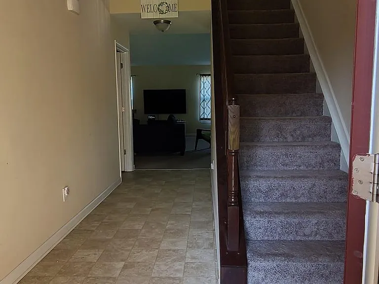 1036 Autumn Crest Ln — Photo 4