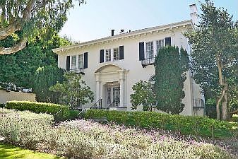 Exterior :: 200 St. Francis Bl