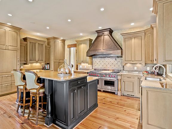 Chef's kitchen