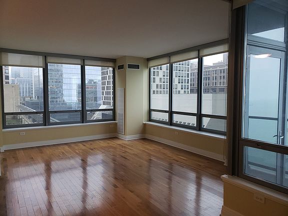 3rd image of 600 N Lake Shore Dr APT 1401