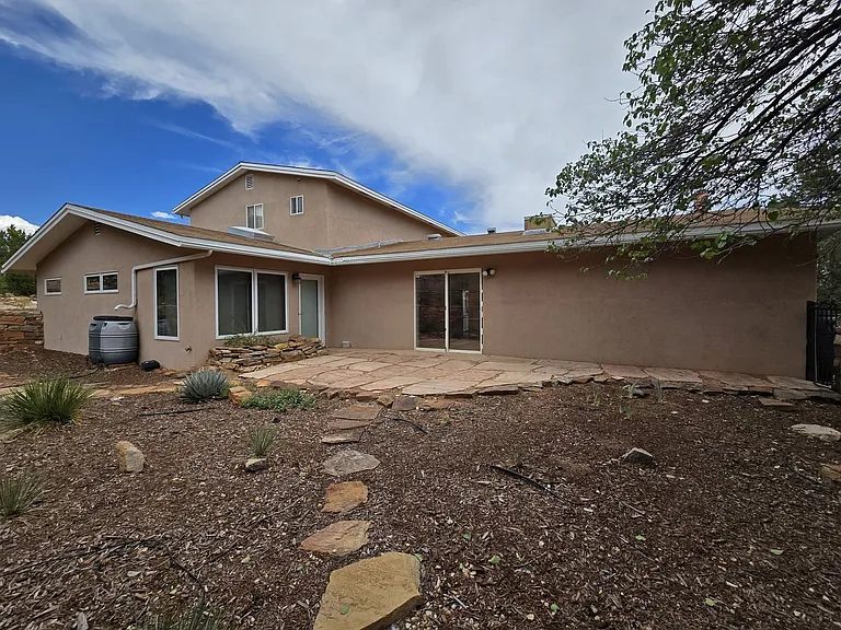 105 Michelle Dr — Photo 36