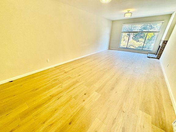 2nd image of 543 Buena Vista Ave W #7