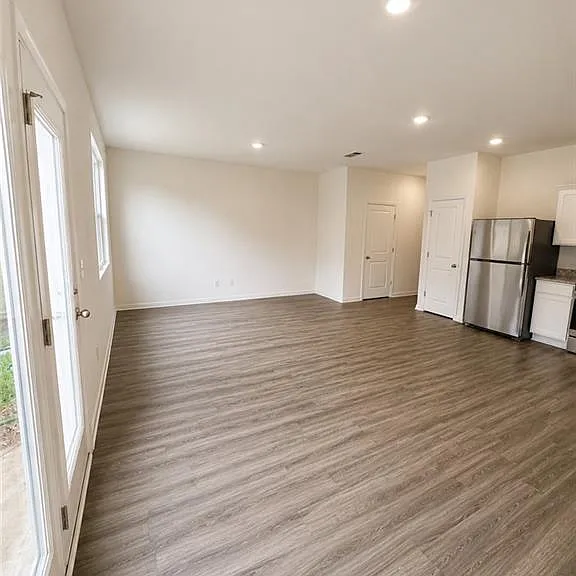 64 Padley Dr — Photo 8