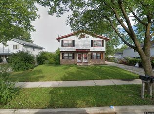 6942 N 77th Ct, Milwaukee, WI 53223