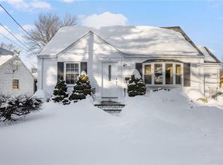 136 King Philip Rd, Rumford, RI 02916