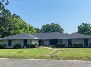 1617 Martin Luther King Dr, Ville Platte, LA 70586