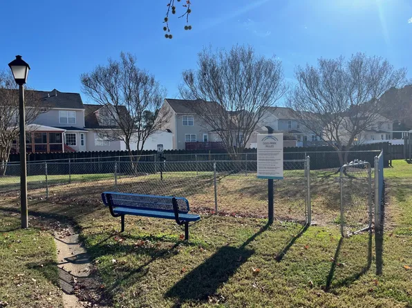 Gateway Townhomes, 132 Tide Mill Ln #0a8280fe5, Hampton, VA 23666