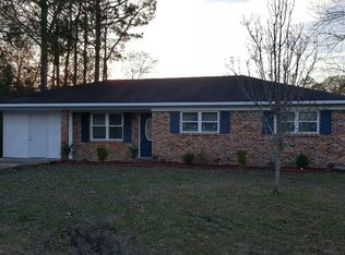 9907 Oakcliff Dr, Moss Point, MS 39562