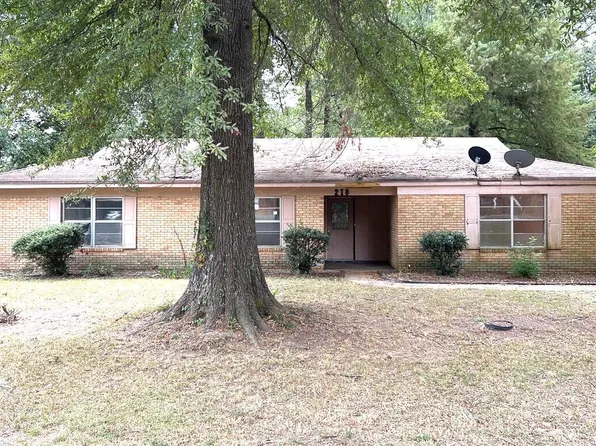 218 Meadowbrook Rd, Greenwood, MS 38930