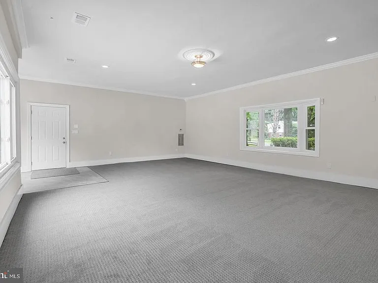 10911 Chandler Rd — Photo 25
