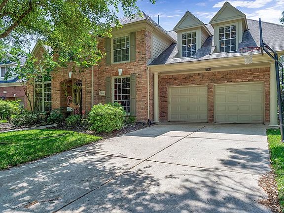 4th image of 2114 Royal Adelaide Dr