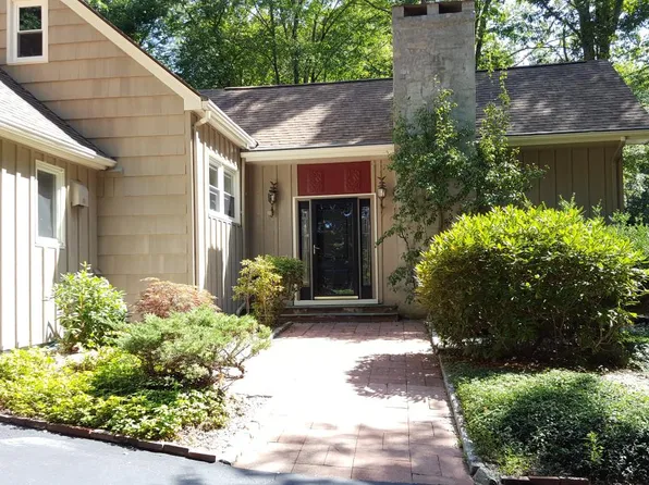 87 Grassy Hill Rd, Old Lyme, CT 06371