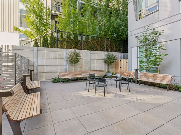 4th image of 3675 N Interstate Ave #0x1---60
