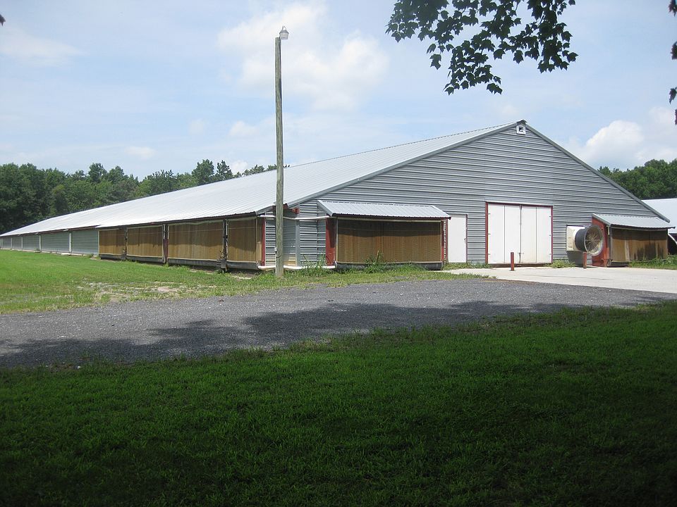 Chicken House #1, 67'x400'