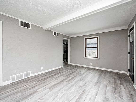 4th image of 5845 Villa Ave