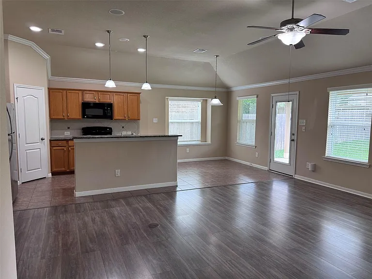 151 Forest Heights Ln — Photo 8