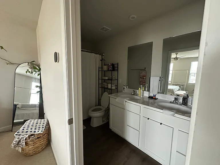 1441 Burgundy Bluff Ln — Photo 9