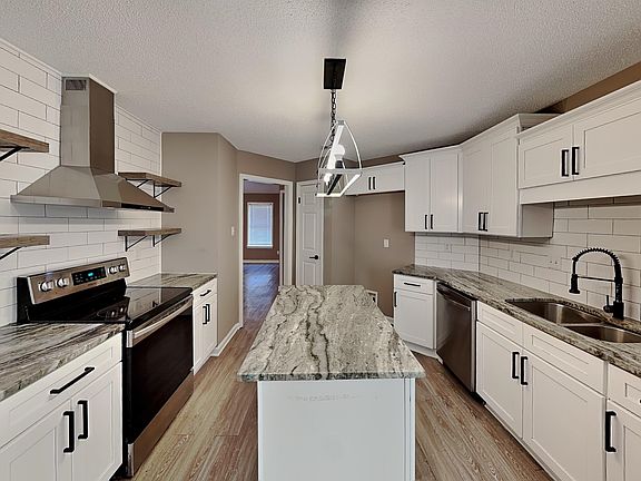 3rd image of 8070 Ellis Rd