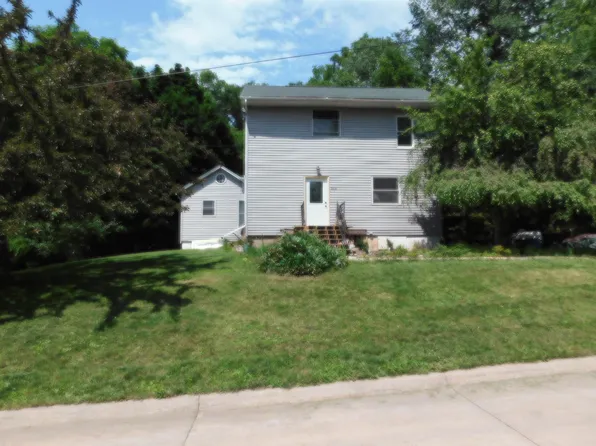 804 3rd St, Marquette, IA 52158